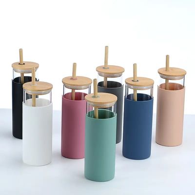 Αγορά Επαναχρησιμοποιήσιμο αδιάσπαστο 20 Oz γυάλινο μπουκάλι νερού με με κάλυμμα άχυρο 500ml Σιλικόνη μανίκι γυάλινο μπουκάλι νερού χωρίς οσμή φιλικό προς το περιβάλλον online manufacture